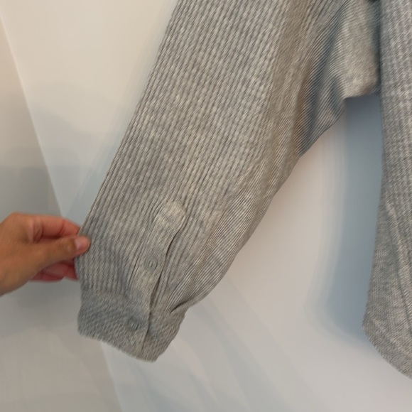 Aerie Grey Oversized Waffle Knit Button Up Size Medium - Picture 7 of 9